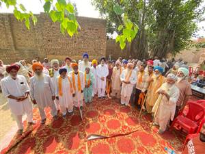 ਸਾਫੂਵਾਲਾ ਦੇ ਪਰਿਵਾਰਾਂ ਨੇ ਸ਼੍ਰੋਮਣੀ ਅਕਾਲੀ ਦਲ ਦਾ ਪੱਲਾ ਫੜਿਆ