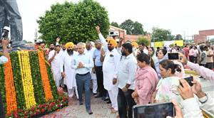 ਡਿਪਟੀ ਸਪੀਕਰ ਰੌੜੀ, ਵਿਧਾਇਕ ਡਾ. ਐੱਸਕੇ ਸੁੱਖੀ ਅਤੇ ਡੀਸੀ ਗੁਲਪ੍ਰੀਤ ਸਿੰਘ ਔਲਖ ਨੇ ਖਟਕੜ ਕਲਾਂ ਵਿਖੇ ਅਰਪਿਤ ਕੀਤੇ ਸ਼ਰਧਾ ਦੇ ਫੁੱਲ