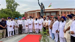 ਸ਼੍ਰੋਮਣੀ ਅਕਾਲੀ ਦਲ ਨੇ ਸ਼ਹੀਦ ਭਗਤ ਸਿੰਘ ਦਾ ਜਨਮ ਦਿਨ ਮਨਾਇਆ