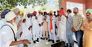 ਆਦਮਪੁਰਾ ‘ਚ ਭੱਲਾ ਦਾ ਸਿਰੋਪਾ ਦੇ ਕੇ ਕੀਤਾ ਸਨਮਾਨ