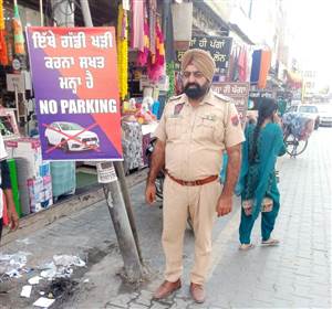 ਜੈਤੋ ’ਚ ਨੋ-ਪਾਰਕਿੰਗ ਦੇ ਫਲੈਕਸ ਬੋਰਡ ਲਗਾਏ