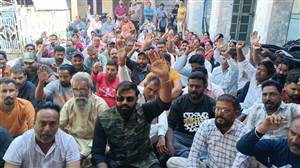 ਸਫਾਈ ਕਰਮਚਾਰੀਆਂ ਵੱਲੋਂ ਮੰਗਾਂ ਨੂੰ ਲੈ ਕੇ ਸਰਕਾਰ ਖ਼ਿਲਾਫ਼ ਜ਼ੋਰਦਾਰ ਪ੍ਰਦਰਸ਼ਨ