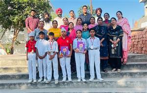 ਆਦਰਸ਼ ਸਕੂਲ ਦੇ ਖਿਡਾਰੀਆਂ ਨੇ ਜਿੱਤੇ ਸੋਨ ’ਤੇ ਚਾਂਦੀ ਦੇ ਤਮਗੇ