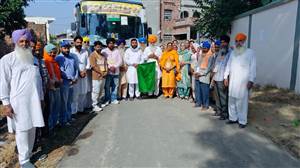ਫ਼ਤਿਆਬਾਦ ਤੋਂ ‘ਆਪ’ ਆਗੂਆਂ ਤੀਰਥ ਯਾਤਰਾ ਬੱਸ ਕੀਤੀ ਰਵਾਨਾ