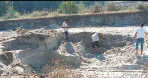 Illegal mining of sand getting under the nose of the mining department