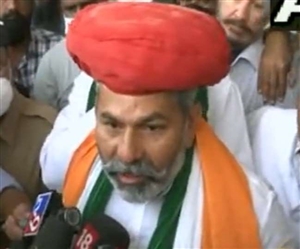 Video : ਟਿਕੈਤ ਨੇ ਦਿੱਤੀ 26 ਜਨਵਰੀ ਦੁਹਰਾਉਣ ਦੀ ਧਮਕੀ, ਕਿਹਾ-ਆਪਣਾ ਦਿਮਾਗ ਠੀਕ ਕਰ ਲਵੇ ਸਰਕਾਰ, ਚਾਰ ਲੱਖ ਟਰੈਕਟਰ ਹਨ ਤਿਆਰ