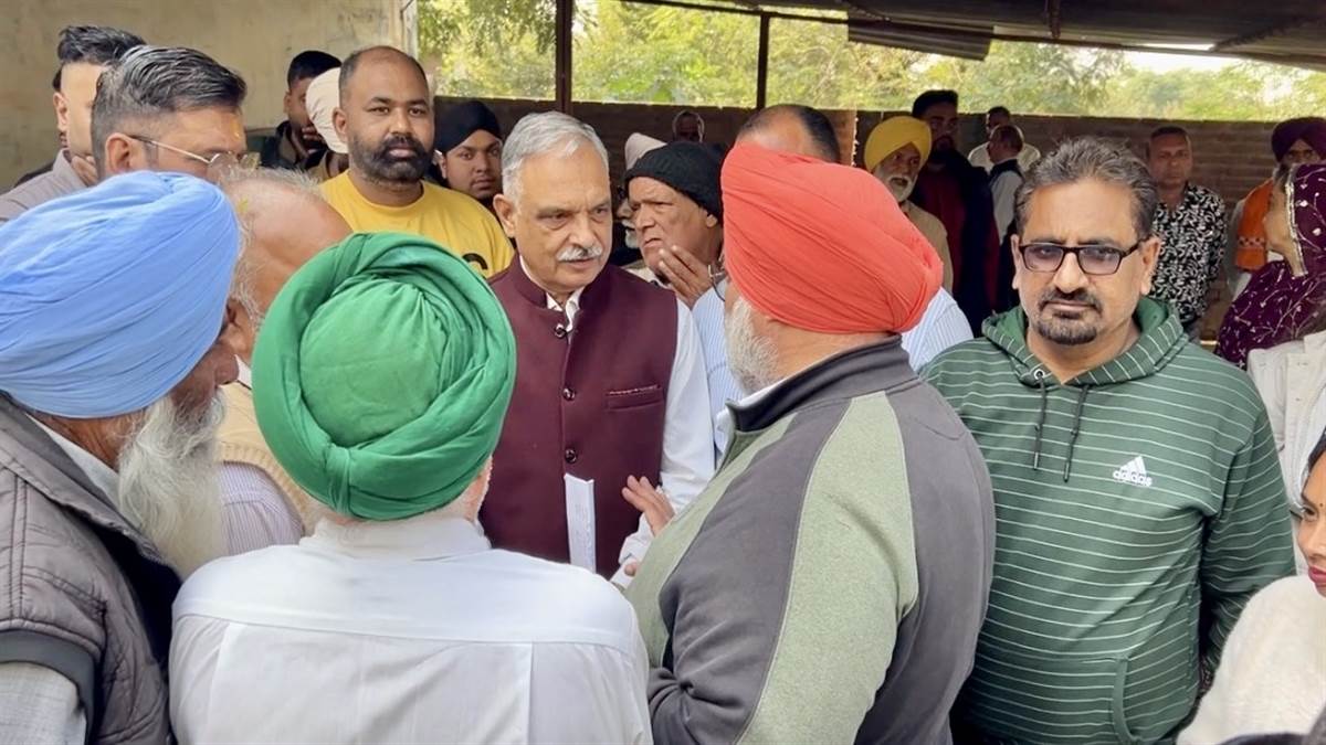 ਜ਼ਿਲ੍ਹਾ ਪ੍ਰੀਸ਼ਦ ਅਤੇ ਬਲਾਕ ਸੰਮਤੀ ਚੋਣਾਂ ਨੂੰ ਧਿਆਨ ਵਿੱਚ ਰੱਖਦਿਆਂ ਵਿਧਾਇਕ ਡਾ. ਸੁਖਵਿੰਦਰ ਕੁਮਾਰ 'ਸੁੱਖੀ' ਦੇ ਦਫ਼ਤਰ ਵਿਖੇ ਮੀਟਿੰਗ