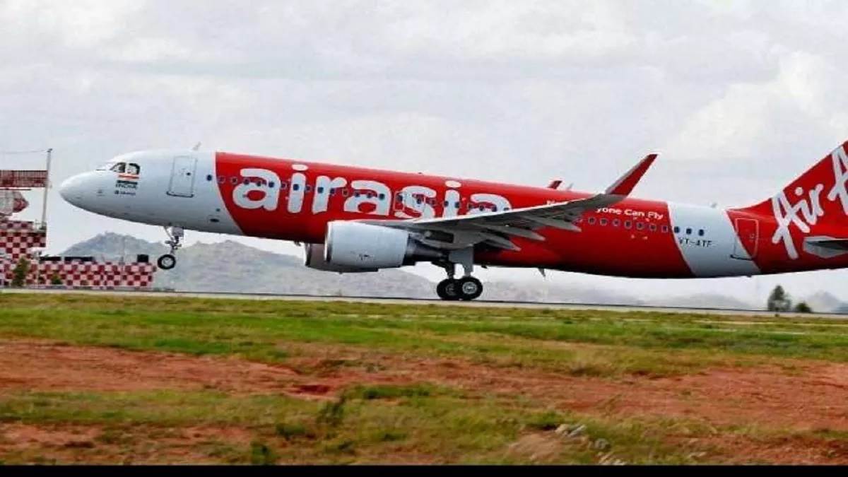 Emergency Landing at Lucknow Airport Lucknow Kolkata flight made emergency landing due to bird hit