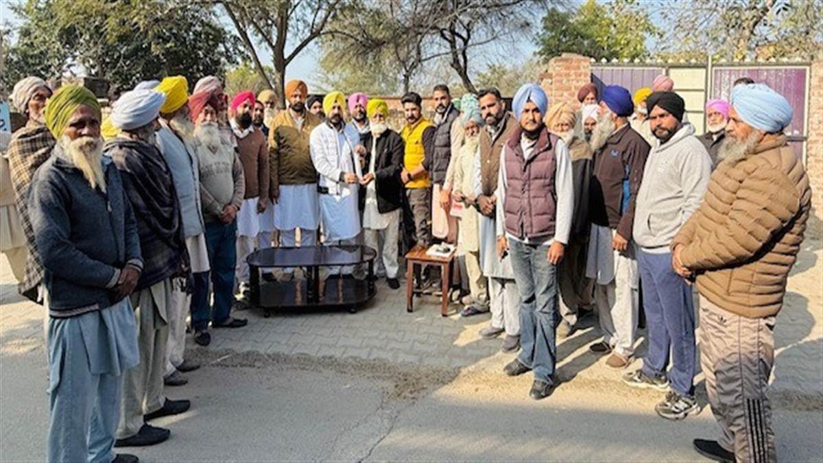 ਚੇਅਰਮੈਨ ਭੱਲਾ ਨੇ ਸਿਹਤ ਬੀਮਾ ਯੋਜਨਾ ਦੇ ਬਣ ਰਹੇ ਕਾਰਡਾਂ ਦਾ ਲਿਆ ਜਾਇਜ਼ਾ