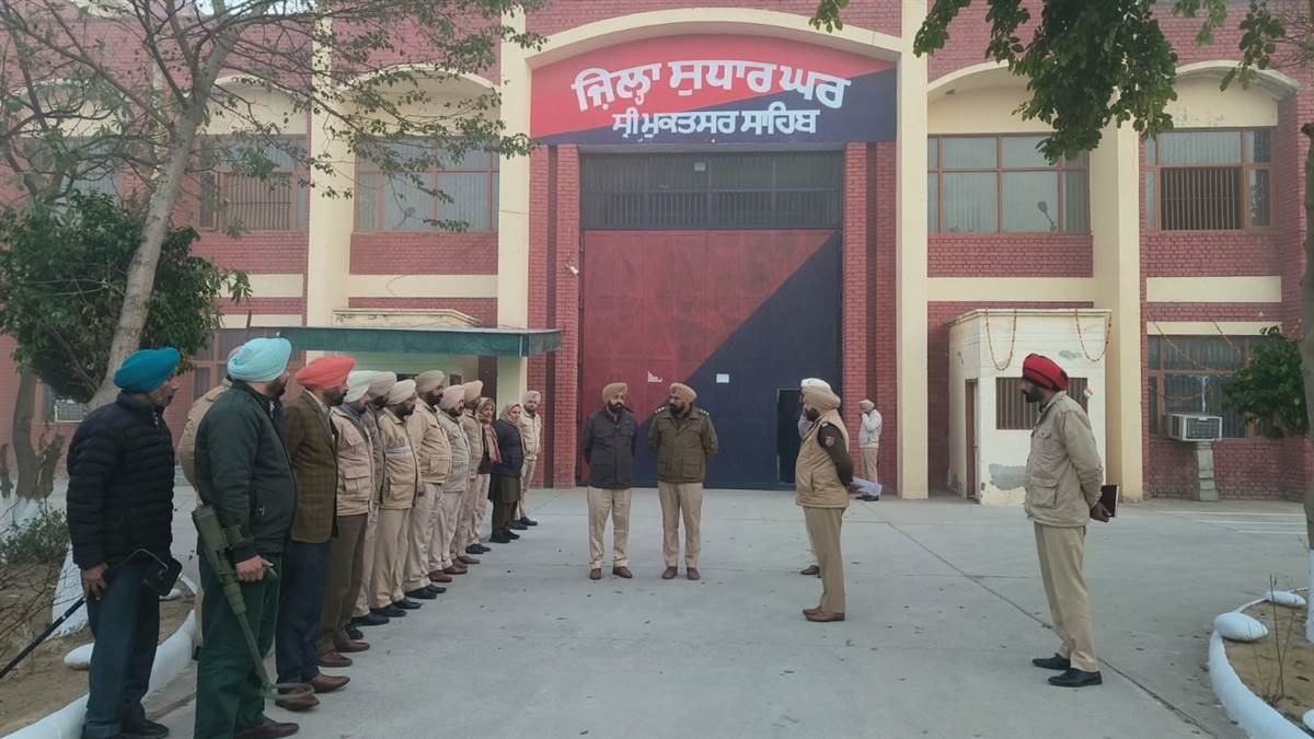 ਸ੍ਰੀ ਮੁਕਤਸਰ ਸਾਹਿਬ ਪੁਲਿਸ ਵੱਲੋਂ ਜ਼ਿਲ੍ਹਾ ਸੁਧਾਰ ਘਰ ਜੇਲ੍ਹ ’ਚ ਲਈ ਤਲਾਸ਼ੀ