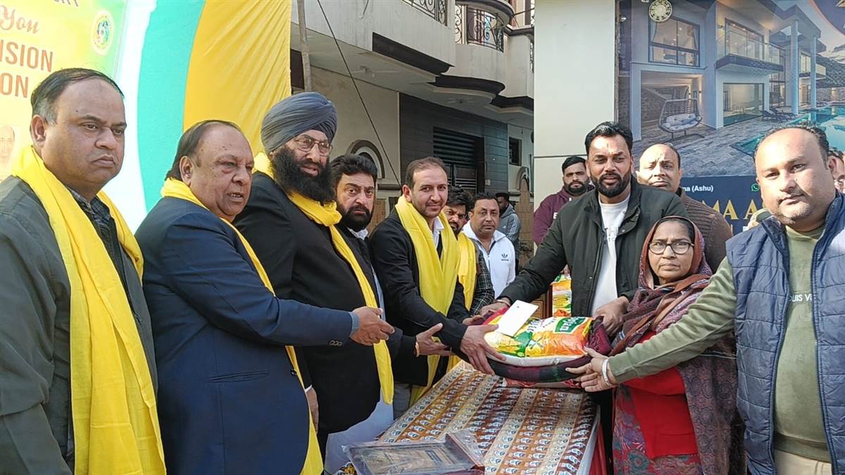 45 ਲੋੜਵੰਦ ਔਰਤਾਂ ਨੂੰ ਮਹੀਨਾਵਾਰ ਰਾਸ਼ਨ ਵੰਡਿਆ