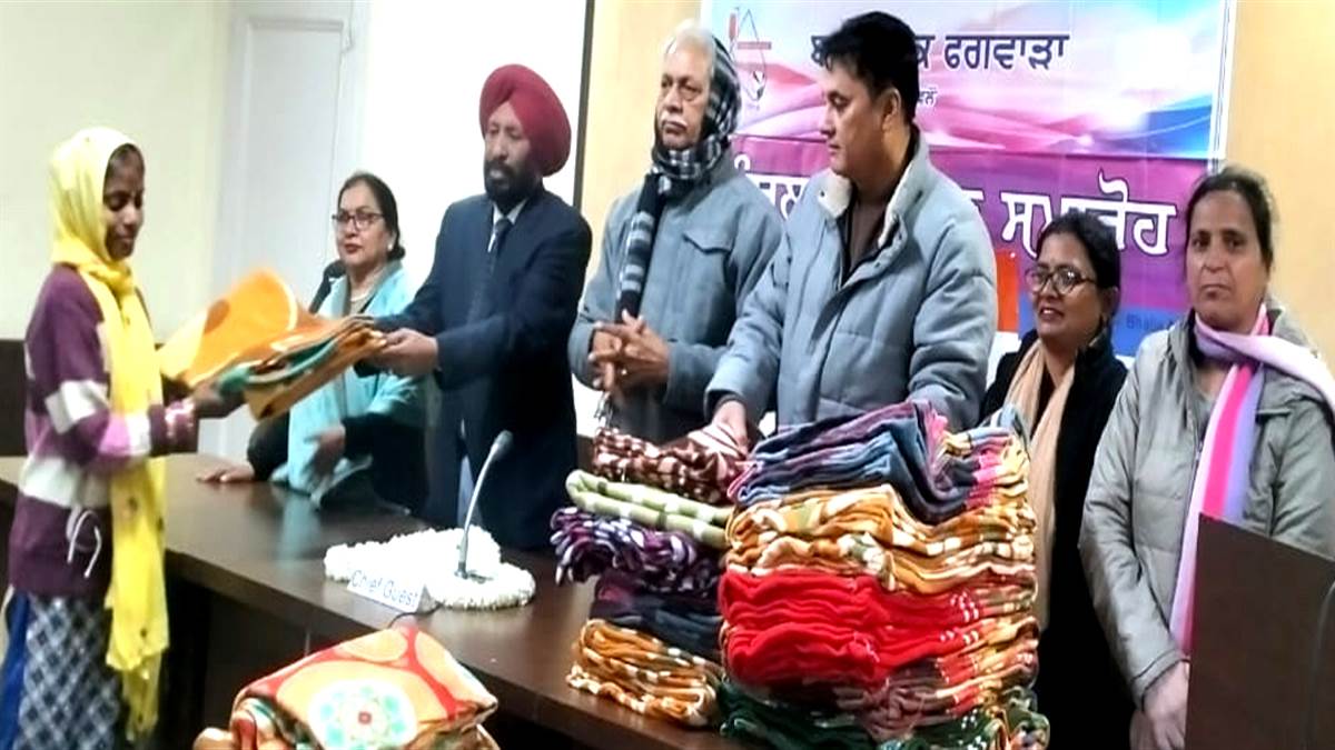 ਬਲੱਡ ਬੈਂਕ ‘ਚ ਲੋੜਵੰਦਾਂ ਨੂੰ ਕੰਬਲ ਵੰਡ ਕੇ ਮਨਾਇਆ ਗਣਤੰਤਰ ਦਿਵਸ