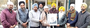 ਉਘੇ ਸਮਾਜ ਸੇਵਕ ਪੰਡਤ ਨਰਿੰਦਰ ਕਾਲਾ ਮੂਲੇਪੁਰ ਨੂੰ ਕੀਤਾ ਸਨਮਾਨਤ
