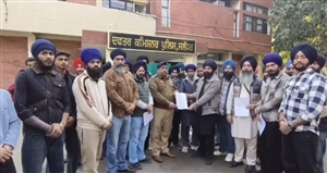 ਸ਼ਿਵ ਸੈਨਾ ਆਗੂ ਦੇ ਗੰਨਮੈਨ 'ਤੇ ਭੜਕੀਆਂ ਸਿੱਖ ਜਥੇਬੰਦੀਆਂ, ਪੁਲਿਸ ਨੂੰ ਦਿੱਤਾ ਅਲਟੀਮੇਟਮ; ਕਾਰਵਾਈ ਨਾ ਹੋਈ ਤਾਂ ਖੋਲ੍ਹਾਂਗੇ ਮੋਰਚਾ