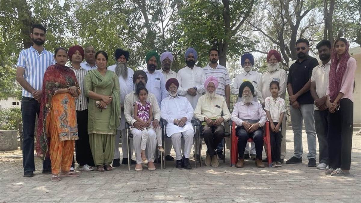 ਸਾਹਿਤਕ ਮੰਚ ਨੇ ਸ਼ਹੀਦਾਂ ਨੂੰ ਸਮਰਪਿਤ ਕਰਵਾਇਆ ਸਮਾਗਮ