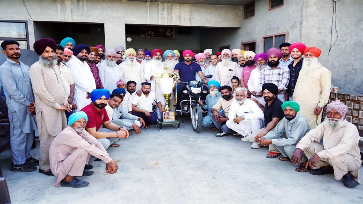 ਕਬੱਡੀ ਖਿਡਾਰੀ ਜਸਕਰਨ ਰੱਤੀਆ ਦਾ ਮੋਟਰਸਾਈਕਲ ਨਾਲ ਸਨਮਾਨ
