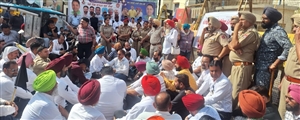 ਮੰਤਰੀ ਅਮਨ ਅਰੋੜਾ ਦੇ ਘਰ ਮੂਹਰੇ ਗੱਜੇ ਮੈਡੀਕਲ ਪ੍ਰੈਕਟੀਸ਼ਨਰ