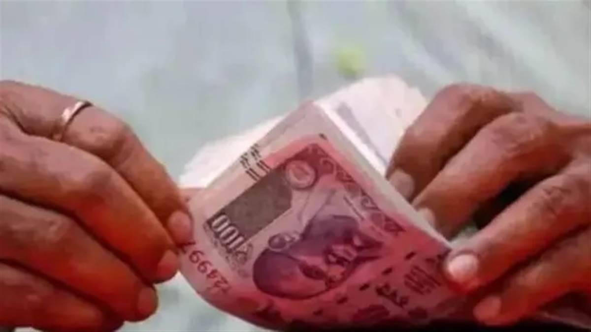 ਬੁਢਾਪਾ ਪੈਨਸ਼ਨ ਲਈ ਉਮਰ ਦਾ ਸਬੂਤ ਹੁਣ ਆਧਾਰ ਕਾਰਡ ਨਹੀਂ ਹੋਵੇਗਾ; ਨਵੇਂ ਨਿਯਮ ਨੇ ਹਜ਼ਾਰਾਂ ਬਿਨੈਕਾਰਾਂ ਦੀ ਵਧਾਈ ਚਿੰਤਾ