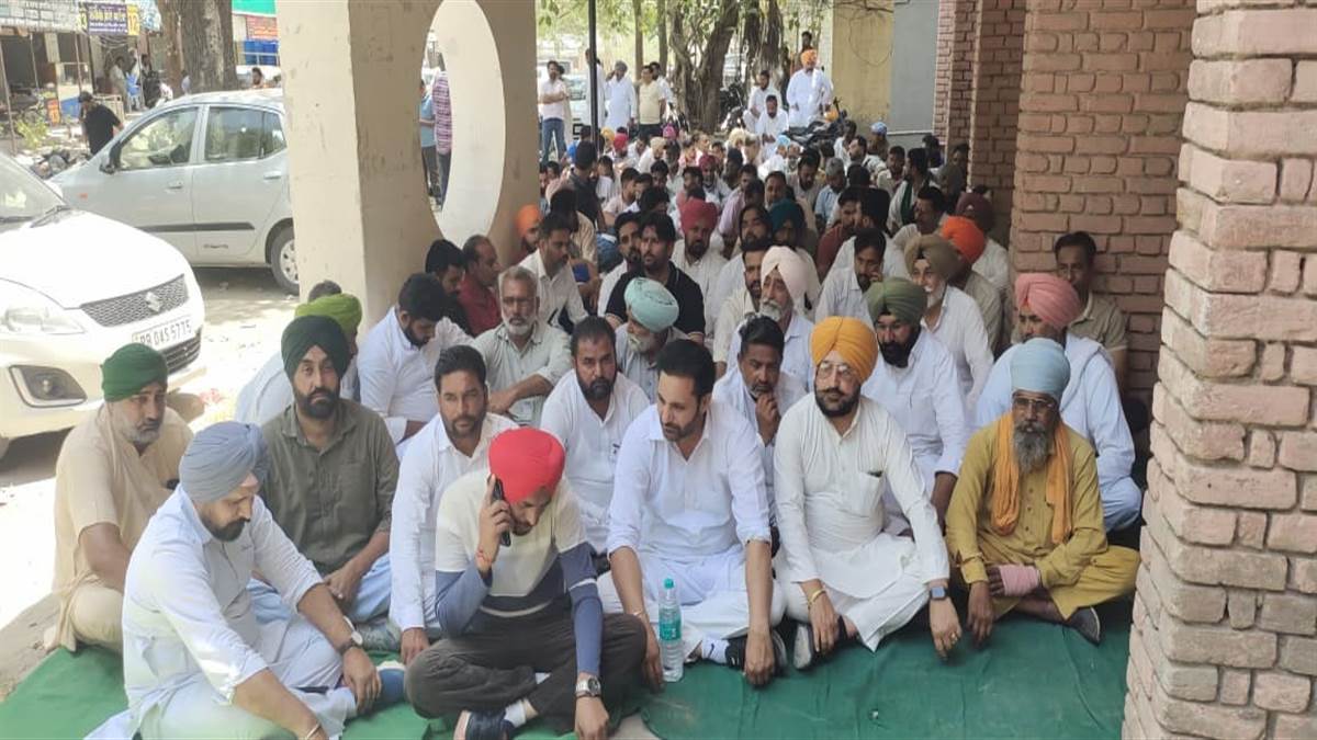 ਮੁਕਤਸਰ ਜ਼ਿਲ੍ਹੇ ’ਚ ਨਿਗਮ ਚੋਣਾਂ ’ਤੇ ਵਿਵਾਦ, ਵਿਰੋਧੀ ਧਿਰ ਵੱਲੋਂ ਧਾਂਦਲੀ ਦੇ ਦੋਸ਼; ਵਿਧਾਇਕ ਬੋਲੇ, ਹਾਰ ਸਵੀਕਾਰ ਕਰੋ