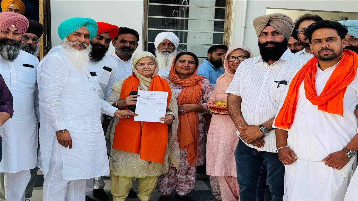 ਕਾਂਗਰਸ ਦੇ ਸਾਬਕਾ ਵਿਧਾਇਕ ਹਰਮਿੰਦਰ ਸਿੰਘ ਗਿੱਲ ਨੇ ਜੇਤੂ ਉਮੀਦਵਾਰਾਂ ਨੂੰ ਕੀਤਾ ਸਨਮਾਨਿਤ