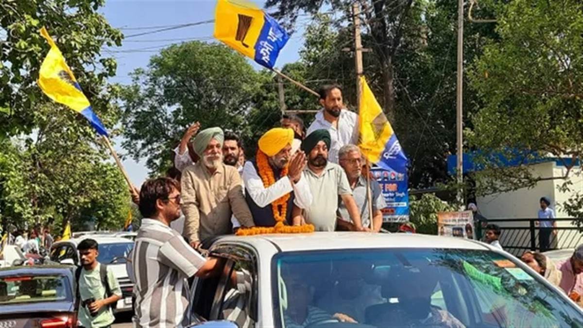 ਮੁਹਾਲੀ ਨਗਰ ਨਿਗਮ ਚੋਣਾਂ: ਆਮ ਆਦਮੀ ਪਾਰਟੀ ਨੂੰ ਮਿਲਿਆ ਬਹੁਮਤ, ਵਿਧਾਇਕ ਬਾਗੋਬਾਗ, ਸ਼ਹਿਰ ਵਾਸੀਆਂ ਨੇ ਪੰਜਾਬ ਦੀ ‘ਆਪ’ ਸਰਕਾਰ ਦੇ ਵਿਕਾਸ ਕੰਮਾਂ ’ਤੇ ਲਾਈ ਮੋਹਰ: ਕੁਲਵੰਤ ਸਿੰਘ