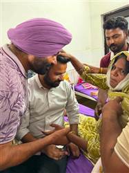 ਬਰਨਾਲਾ ਘਟਨਾ : ਮੇਅਰ ਹਸਨਪ੍ਰੀਤ ਭਾਰਦਵਾਜ ਨੇ ਜ਼ਖ਼ਮੀ ਸਫ਼ਾਈ ਸੇਵਕਾਂ ਦਾ ਜਾਣਿਆ ਹਾਲ-ਚਾਲ