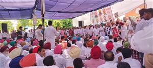 ਬਾਬਾ ਫਰੀਦ ਯੂਨੀਵਰਸਿਟੀ ਅੱਗੇ ਕਾਂਗਰਸ ਨੇ ਲਾਇਆ ਧਰਨਾ
