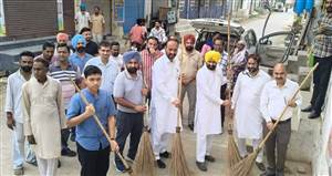 ਮਿਸ਼ਨ ਕਲੀਨ ਦੀ ਸ਼ੁਰੂਆਤ ਵਿਧਾਇਕ ਲਾਭ ਸਿੰਘ ਉਗੋਕੇ ਨੇ ਕੀਤੀ