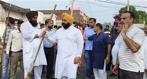 ਹਰਜੋਤ ਸਿੰਘ ਬੈਂਸ ਵੱਲੋਂ ਨੰਗਲ ਤੋਂ 10 ਰੋਜ਼ਾ ਵਿਸ਼ੇਸ਼ ਸਫ਼ਾਈ ਮੁਹਿੰਮ ਦੀ ਸ਼ੁਰੂਆਤ