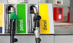 Petrol Diesel Price Today : ਪੈਟਰੋਲ-ਡੀਜ਼ਲ ਦੀਆਂ ਕੀਮਤਾਂ 'ਚ ਕਿੰਨਾ ਬਦਲਾਅ, ਦੇਖੋ ਤੁਹਾਡੇ ਸ਼ਹਿਰ 'ਚ ਕੀ ਹੈ ਨਵਾਂ ਰੇਟ