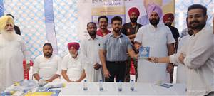 ਮੁੱਖ ਮੰਤਰੀ ਸਿਹਤ ਕਾਰਡ ਵੰਡ ਸਮਾਗਮ ਕਰਵਾਇਆ