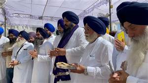 ਅਕਾਲੀ ਦਲ ਪੁਨਰ-ਸੁਰਜੀਤ ਦੇ ਯੂਥ ਵਿੰਗ ਨੇ ਸ੍ਰੀ ਅਕਾਲ ਤਖ਼ਤ ਸਾਹਿਬ 'ਤੇ ਕੀਤੀ ਅਰਦਾਸ
