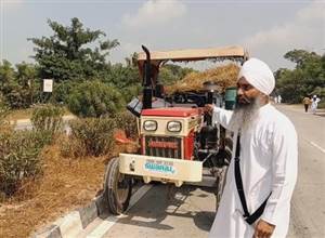 ਹਾਈਵੇ ਮੁਲਾਜ਼ਮਾਂ ਦੀ ਅਣਗਹਿਲੀ, ਸੰਤ ਢੱਡਰੀਆਂ ਵਾਲਿਆਂ ਦੇ ਕਾਫ਼ਲਾ ਦੀਆਂ ਗੱਡੀਆਂ ਦਾ ਹੋਇਆ ਹਾਦਸਾ
