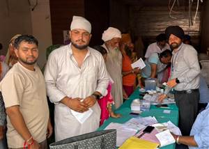 ‘ਮੇਰੀ’ ਮਾਂ ਐੱਨਜੀਓ ਨੇ ਬਟਾਲਾ ਵਿਖੇ ਅੱਖਾਂ ਦਾ ਮੁਫਤ ਮੈਡੀਕਲ ਕੈਂਪ ਲਗਾਇਆ