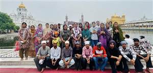 ਖ਼ਾਲਸਾ ਕਾਲਜੀਏਟ ਸੀਨੀਅਰ ਸੈਕੰਡਰੀ ਸਕੂਲ ਵੱਲੋਂ ਸ੍ਰੀ ਹਰਿਮੰਦਰ ਸਾਹਿਬ ਦੀ ਧਾਰਮਿਕ ਯਾਤਰਾ