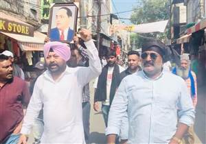 ਬਿੱਟੂ ਨੇ ਭਾਜਪਾ ਆਗੂਆਂ ਨੂੰ ਦਿਖਾਈਆਂ ਕਾਲੀਆਂ ਝੰਡੀਆਂ