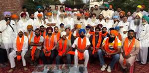 ਪੱਟੀ ਹਲਕੇ ਦੇ ਪਿੰਡ ਕੈਰੋਂ ਦੇ ਕਈ ਪਰਿਵਾਰ ਕਾਂਗਰਸ ਪਾਰਟੀ ’ਚ ਸ਼ਾਮਲ