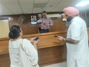 ਤੈਅ ਉਜਰਤ ਤੋਂ ਘੱਟ ਮਿਲਣ ’ਤੇ ਆਸ਼ਾ ਵਰਕਰਾਂ ਨੇ ਕੀਤਾ ਕੰਮਾਂ ਦਾ ਬਾਈਕਾਟ : ਸੀਮਾ ਸੋਹਲ