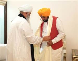 Punjab News : ਇਤਿਹਾਸਕ 'ਜਾਗਤ ਜੋਤ ਸ੍ਰੀ ਗੁਰੂ ਗ੍ਰੰਥ ਸਾਹਿਬ ਸਤਿਕਾਰ (ਸੋਧ) ਐਕਟ 2026' ਪਾਸ ਕਰਨ ’ਤੇ ਨਾਨਕਸਰ ਸੰਪਰਦਾ ਵੱਲੋਂ ਮੁੱਖ ਮੰਤਰੀ ਭਗਵੰਤ ਸਿੰਘ ਮਾਨ ਦਾ ਸਨਮਾਨ