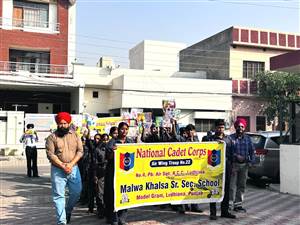 'ਗ੍ਰੀਨ ਦੀਵਾਲੀ' ਵਿਸ਼ੇ 'ਤੇ ਕੱਢੀ ਜਾਗਰੂਕਤਾ ਰੈਲੀ