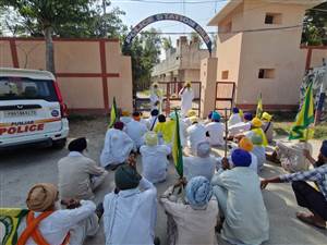 ਪੰਜਾਬ ਭਰ 'ਚ 40 ਥਾਣਿਆਂ ਅੱਗੇ ਗਰਜੇ ਬੀਕੇਯੂ ਉਗਰਾਹਾਂ ਦੇ ਕਿਸਾਨ : ਸਿੱਧਵਾਂ, ਪੱਟੀ
