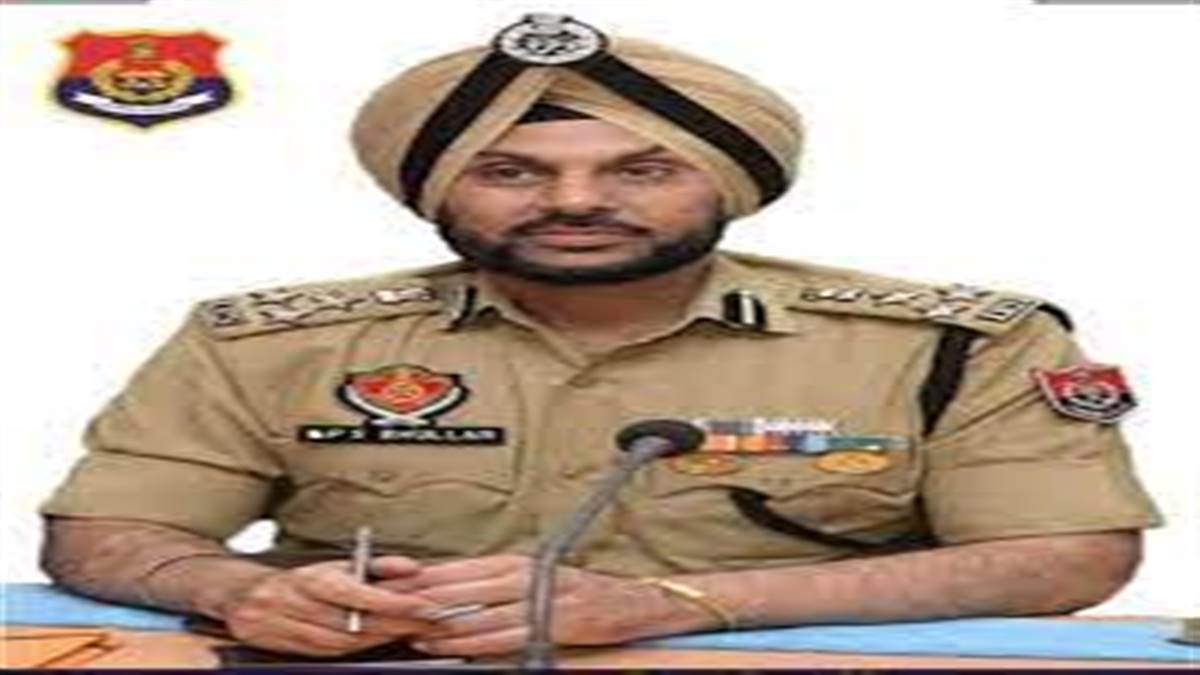 Amritsar Crime : ਪੁਲਿਸ ਨੇ ਅੰਤਰਰਾਜੀ ਹਥਿਆਰਾਂ ਦੀ ਤਸਕਰੀ ਕਰਨ ਵਾਲੇ ਗਿਰੋਹ ਦਾ ਕੀਤਾ ਪਰਦਾਫਾਸ਼, 10 ਪਿਸਤੌਲਾਂ ਸਣੇ ਇਕ ਕਾਬੂ