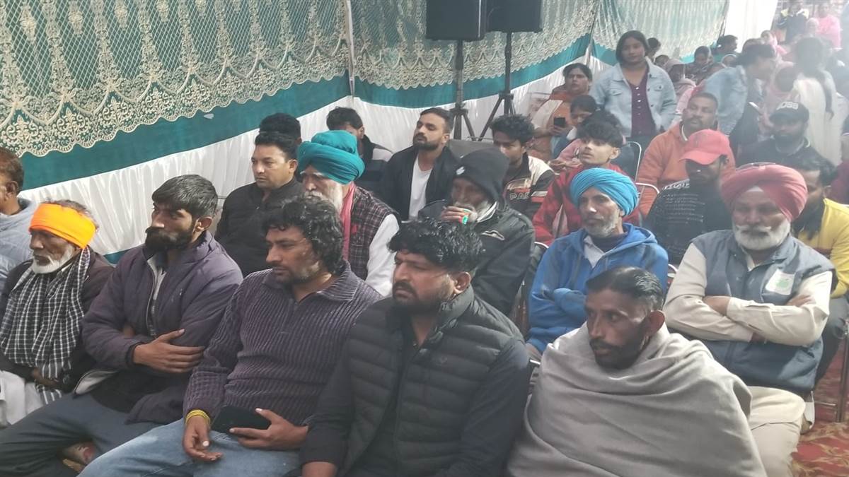 ਪਿੰਡ ਚੂਹੜਵਾਲ ਦੇ ਕਈ ਪਰਿਵਾਰ ਕਾਂਗਰਸ ਛੱਡ ਕੇ ਆਪ ’ਚ ਸ਼ਾਮਲ