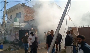 ਇੰਡਸਟਰੀਅਲ ਏਰੀਆ ਫੇਜ਼-8 ਦੇ ਗੋਦਾਮ 'ਚ ਲੱਗੀ ਭਿਆਨਕ ਅੱਗ, ਸ਼ਾਰਟ ਸਰਕਟ ਦਾ ਖ਼ਦਸ਼ਾ