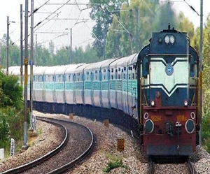 Indian Railways ਦਾ ਵੱਡਾ ਤੋਹਫ਼ਾ, ਤਿਉਹਾਰਾਂ 'ਤੇ ਚਲਾਈਆਂ ਜਾਣਗੀਆਂ 44 ਸਪੈਸ਼ਲ ਟ੍ਰੇਨਾਂ, ਪੜ੍ਹੋ Schedule