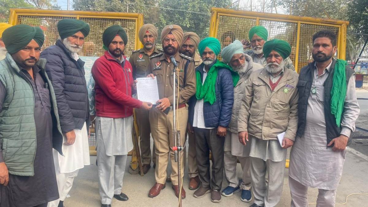 ਭਾਕਿਯੂ ਏਕਤਾ ਡਕੌਂਦਾ ਵੱਲੋਂ ਐਸਐਸਪੀ ਦਫ਼ਤਰ ਮਾਨਸਾ ਵਿਖੇ ਲਾਇਆ ਧਰਨਾ
