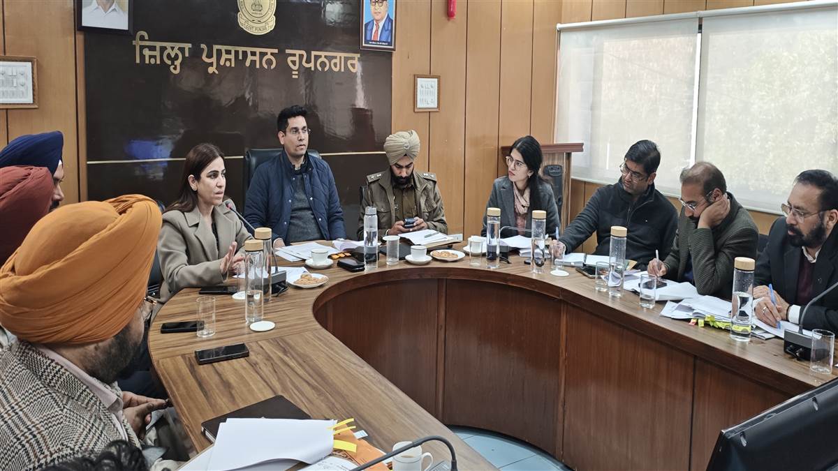 ਨਸ਼ਿਆਂ ਵਿਰੁੱਧ ਮੁਹਿੰਮ ਤਹਿਤ ਜ਼ਿਲ੍ਹਾ ਪੱਧਰੀ ਸਮੀਖਿਆ ਬੈਠਕ ਕੀਤੀ