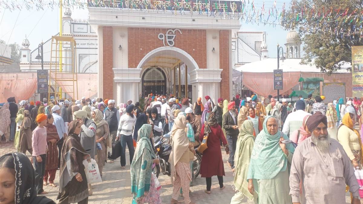 ਸੰਤ ਅਤਰ ਸਿੰਘ ਜੀ ਦੀ ਬਰਸੀ ਨੂੰ ਸਮਰਪਿਤ ਨਗਰ ਕੀਰਤਨ ਸਜਾਇਆ