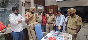 ਸ਼ੋਅ ਰੂਮ ਦੀ ਕੰਧ ਨੂੰ ਸੰਨ੍ਹ ਲਾ ਕੇ ਲੱਖਾਂ ਦੀ ਚਾਂਦੀ ਉਡਾਈ