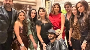 Dhurandhar 2 ਦੀ ਸਫਲਤਾ ਦੇ ਵਿਚਕਾਰ Shah Rukh ਨਾਲ ਪੋਜ਼ ਦਿੰਦੇ ਦਿਖੇ ਰਣਵੀਰ ਸਿੰਘ, SRK ਦੀ ਚੁੱਪ ਤੋਂ ਨਾਰਾਜ਼ ਸਨ ਪ੍ਰਸ਼ੰਸਕ!